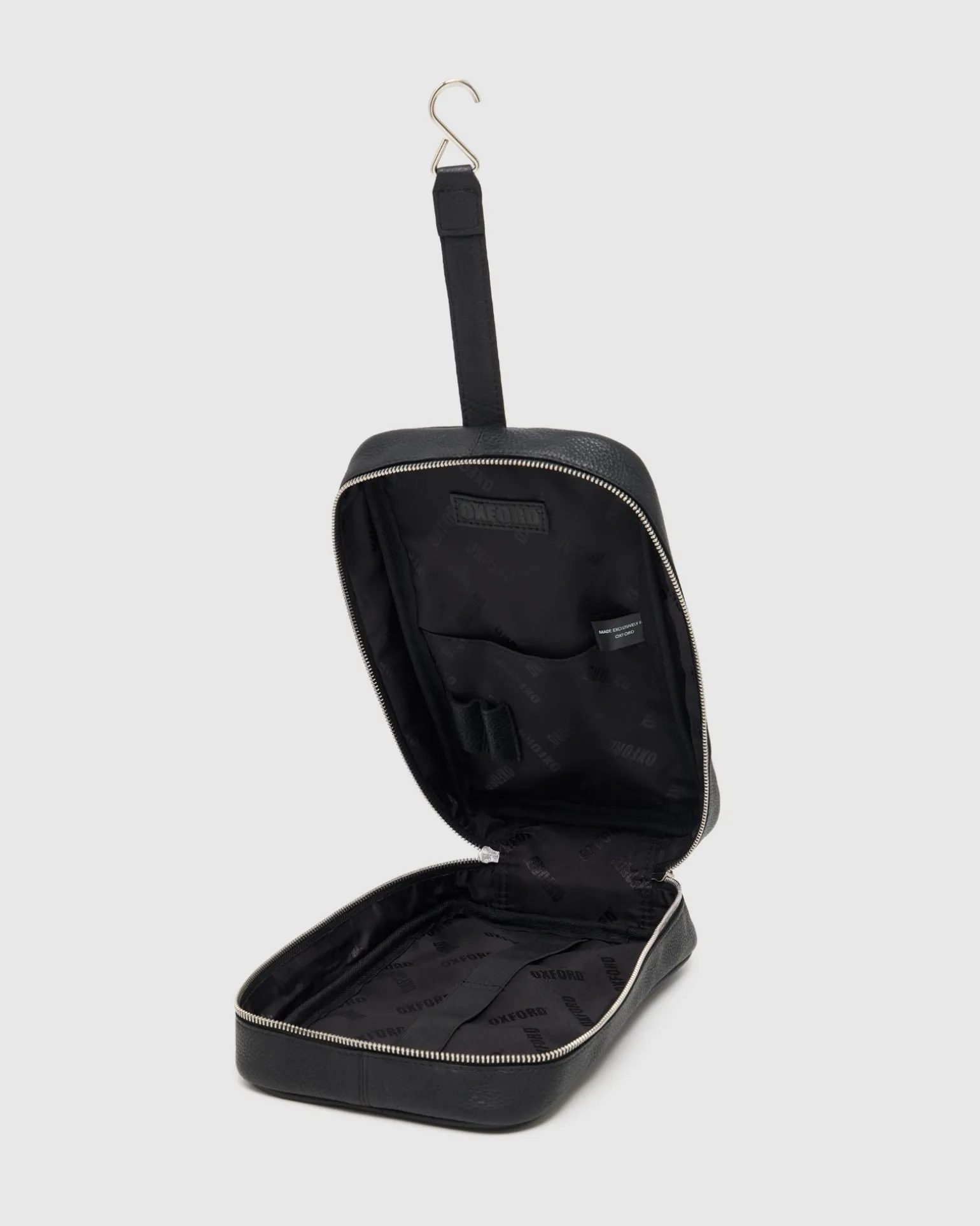 Aaron Leather Washbag