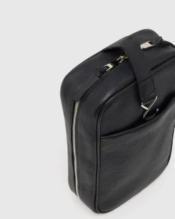 Aaron Leather Washbag