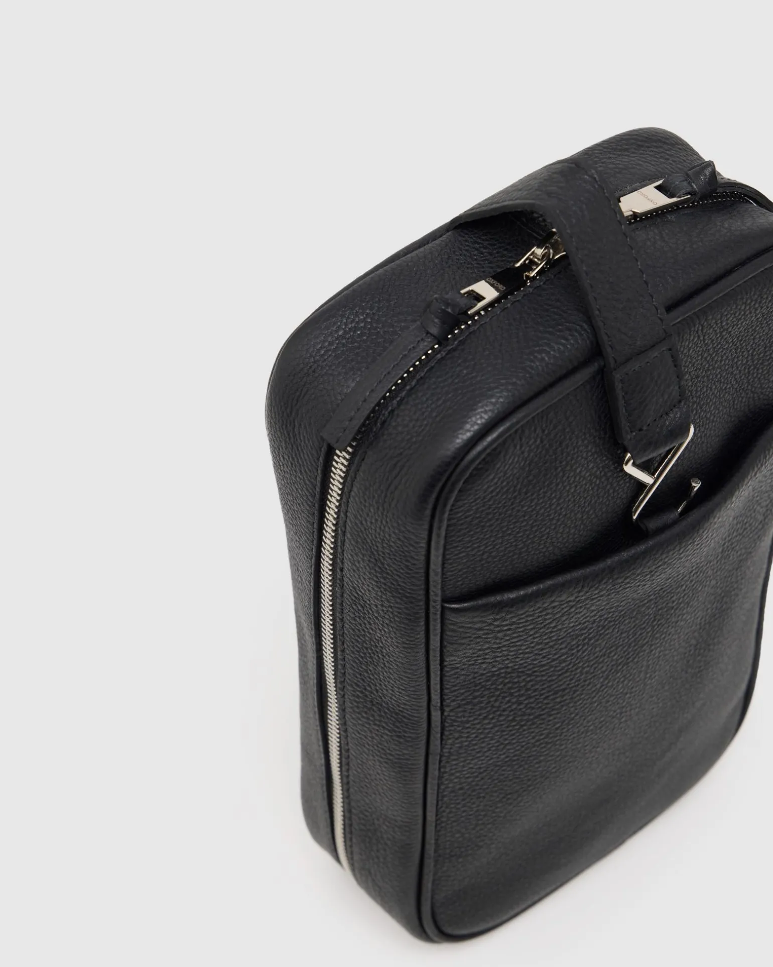 Aaron Leather Washbag