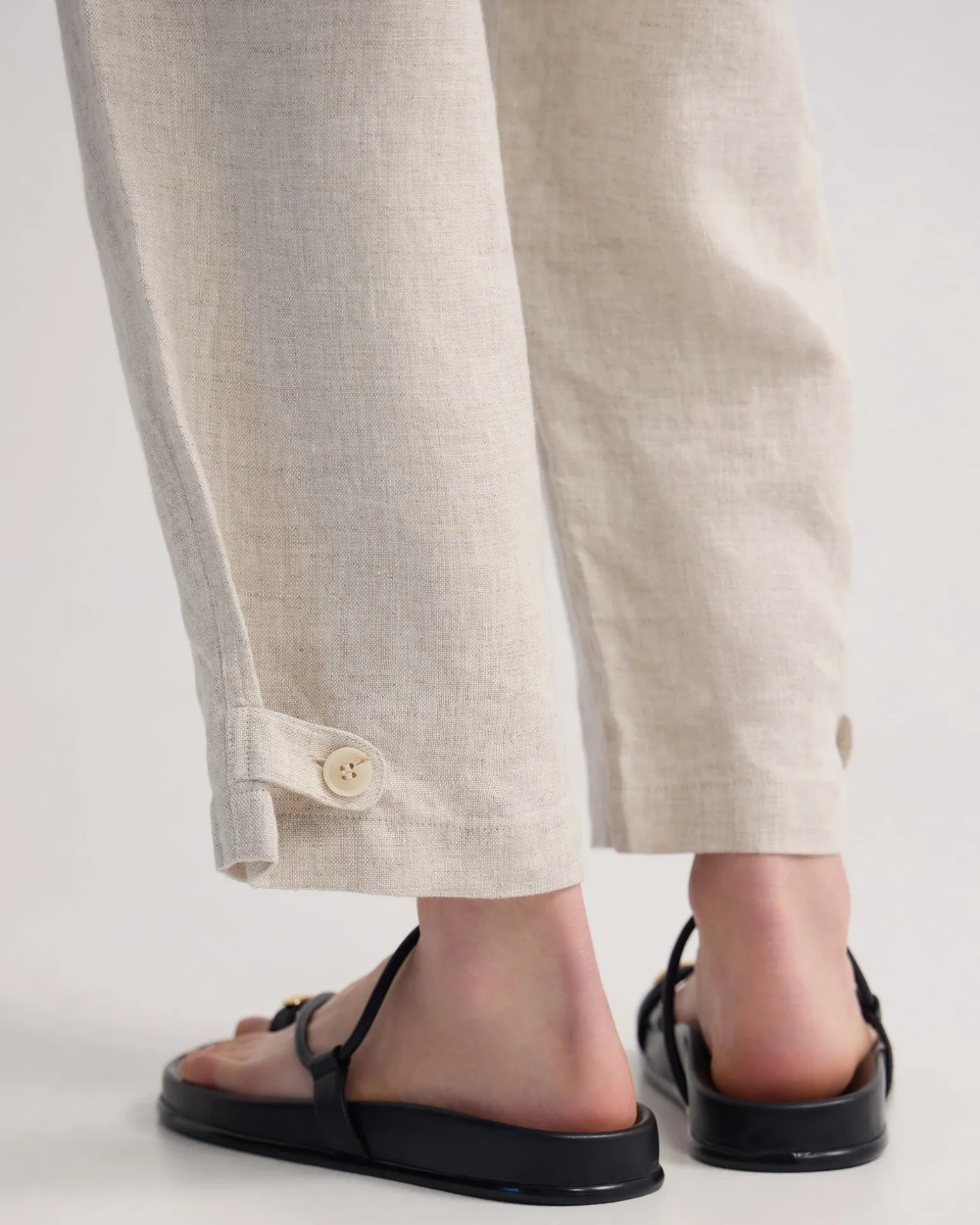 Gabriele Crop French Linen Pant