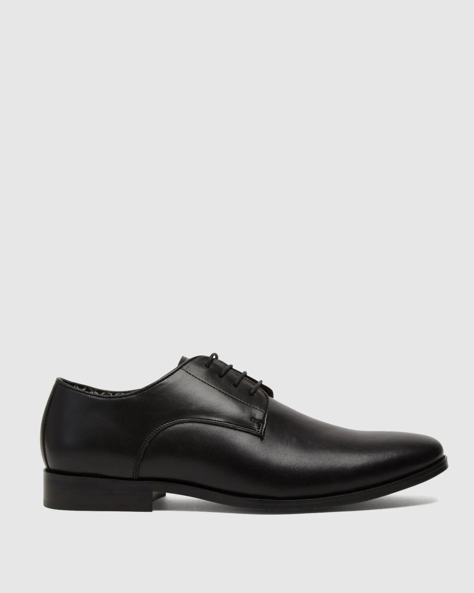 Larry Leather Derby Shoe