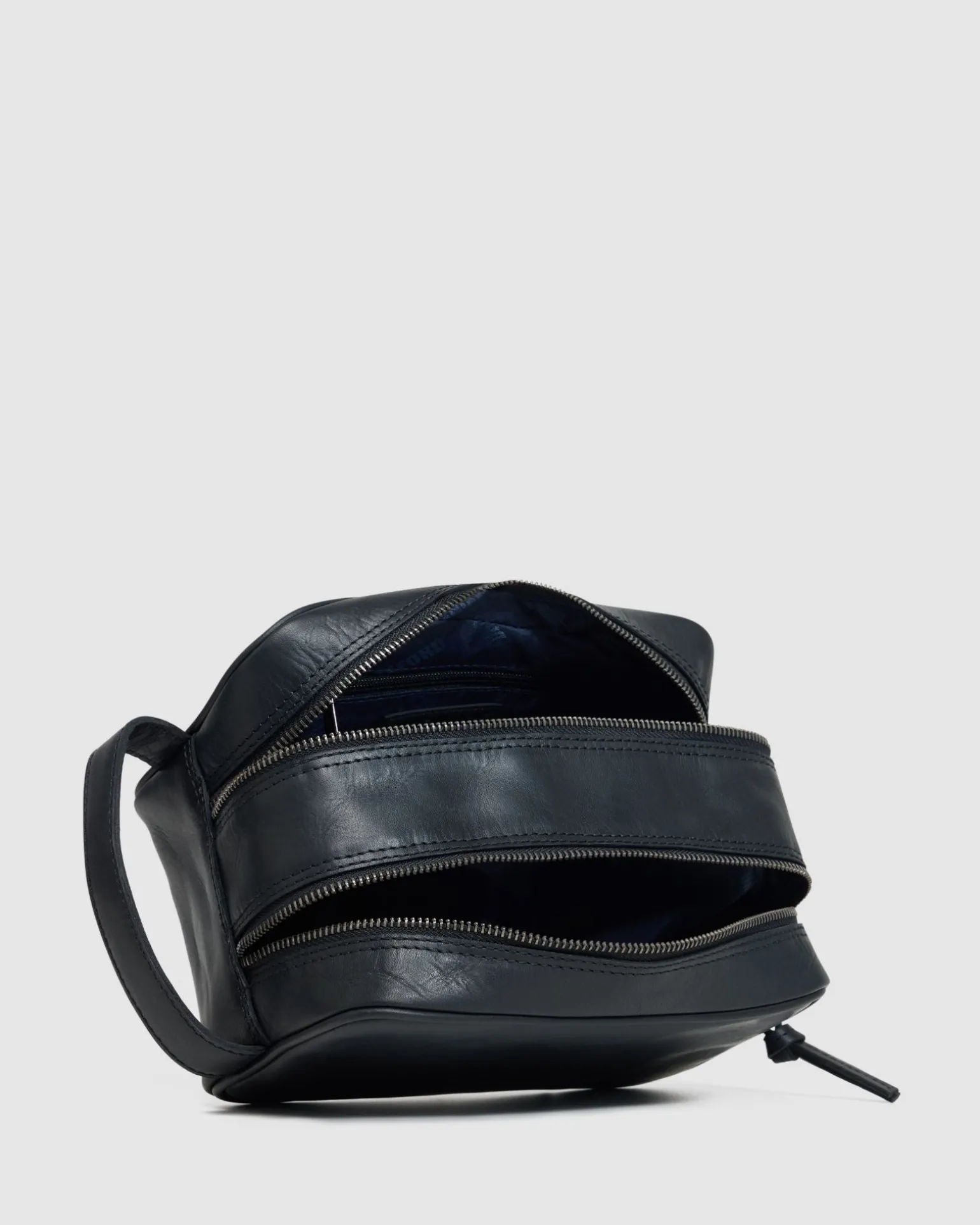 Traveller Leather Wash Bag